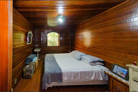 Casa à venda com 210m², 3 quartos e 3 vagas Casa à venda com 210m², 3 quartos e 3 vagasSuíte