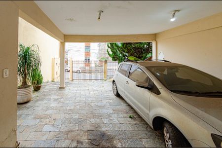 Casa à venda com 210m², 3 quartos e 3 vagas Casa à venda com 210m², 3 quartos e 3 vagasGaragem