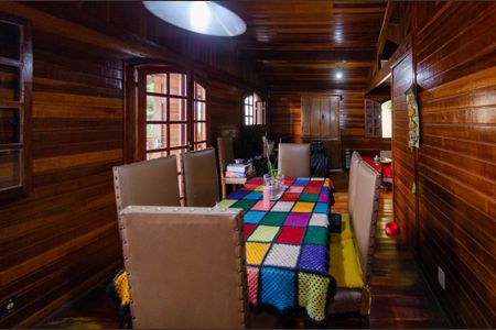 Casa à venda com 210m², 3 quartos e 3 vagas Casa à venda com 210m², 3 quartos e 3 vagasSala