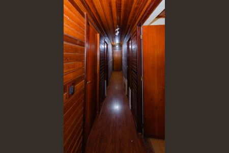 Casa à venda com 210m², 3 quartos e 3 vagas Casa à venda com 210m², 3 quartos e 3 vagasCorredor