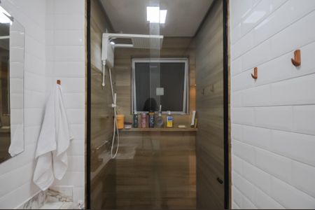 Apartamento à venda com 46m², 2 quartos e 1 vaga Apartamento à venda com 46m², 2 quartos e 1 vagaBanheiro Social