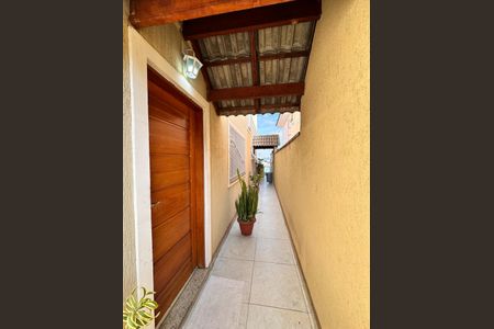 Casa à venda com 150m², 3 quartos e 4 vagas Casa à venda com 150m², 3 quartos e 4 vagasÁrea externa