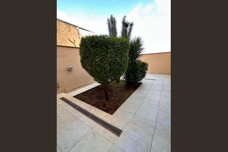 Casa à venda com 150m², 3 quartos e 4 vagas Casa à venda com 150m², 3 quartos e 4 vagasÁrea externa