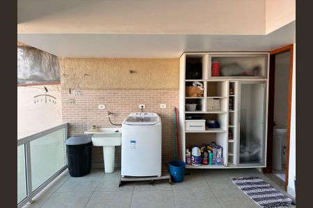 Casa à venda com 150m², 3 quartos e 4 vagas Casa à venda com 150m², 3 quartos e 4 vagasÁrea de Serviço