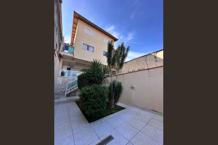 Casa à venda com 150m², 3 quartos e 4 vagas Casa à venda com 150m², 3 quartos e 4 vagasÁrea externa