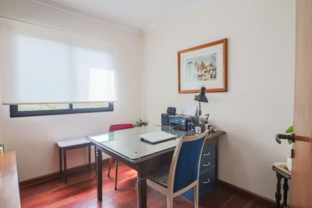 Apartamento à venda com 138m², 4 quartos e 3 vagas Apartamento à venda com 138m², 4 quartos e 3 vagasEscritório