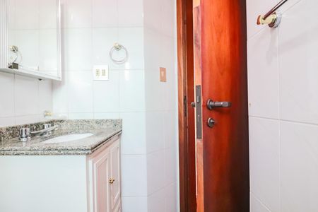 Apartamento à venda com 138m², 4 quartos e 3 vagas Apartamento à venda com 138m², 4 quartos e 3 vagasBanheiro Social