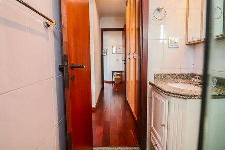 Apartamento à venda com 138m², 4 quartos e 3 vagas Apartamento à venda com 138m², 4 quartos e 3 vagasBanheiro Suíte 2