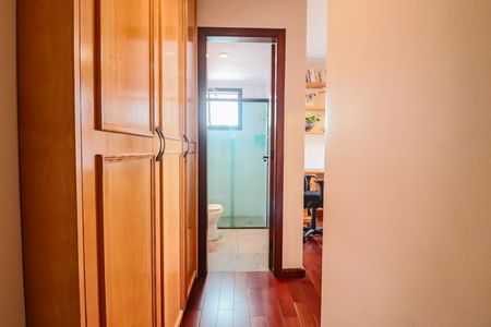Apartamento à venda com 138m², 4 quartos e 3 vagas Apartamento à venda com 138m², 4 quartos e 3 vagasSuíte 2