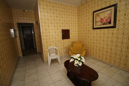 Apartamento à venda com 72m², 2 quartos e sem vagaHall de Entrada