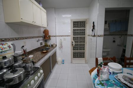 Apartamento à venda com 72m², 2 quartos e sem vagaCozinha