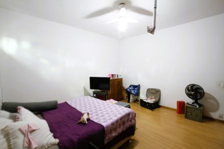 Casa à venda com 381m², 7 quartos e 2 vagasQuarto 4 - Suíte