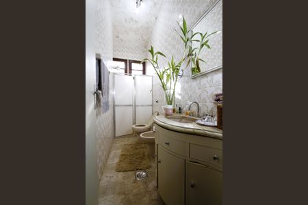 Casa à venda com 381m², 7 quartos e 2 vagasbanheiro social andar de baixo