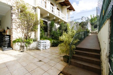 Casa à venda com 381m², 7 quartos e 2 vagasQuintal