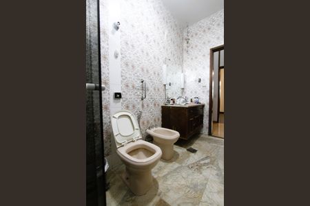 Casa à venda com 381m², 7 quartos e 2 vagasBanheiro quarto 4