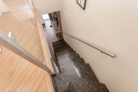 Casa à venda com 65m², 1 quarto e 2 vagasEscada