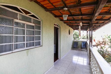 Casa à venda com 270m², 3 quartos e 6 vagas Casa à venda com 270m², 3 quartos e 6 vagasVaranda da suíte - Casa 2