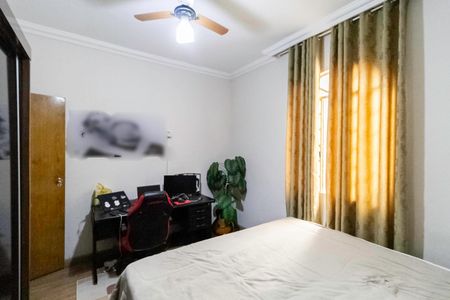 Casa à venda com 270m², 3 quartos e 6 vagas Casa à venda com 270m², 3 quartos e 6 vagasQuarto 2 - Casa 1