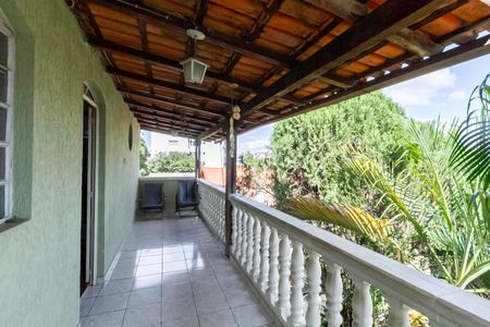 Casa à venda com 270m², 3 quartos e 6 vagas Casa à venda com 270m², 3 quartos e 6 vagasVaranda da suíte - Casa 2