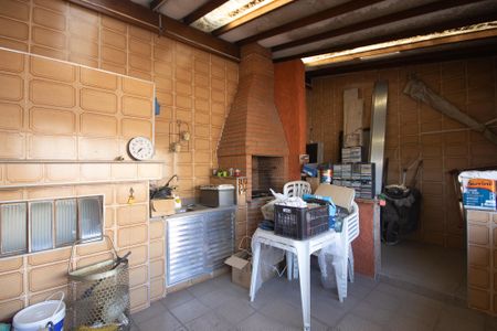 Casa à venda com 234m², 4 quartos e 2 vagas Casa à venda com 234m², 4 quartos e 2 vagasChurrasqueira