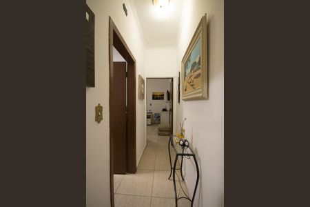 Casa à venda com 234m², 4 quartos e 2 vagas Casa à venda com 234m², 4 quartos e 2 vagasCorredor