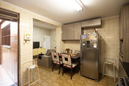 Casa à venda com 234m², 4 quartos e 2 vagas Casa à venda com 234m², 4 quartos e 2 vagasCozinha