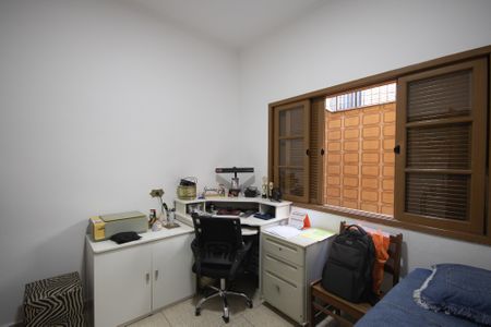 Casa à venda com 234m², 4 quartos e 2 vagas Casa à venda com 234m², 4 quartos e 2 vagasQuarto 1