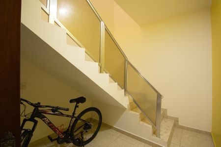 Casa à venda com 234m², 4 quartos e 2 vagas Casa à venda com 234m², 4 quartos e 2 vagasHall