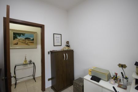 Casa à venda com 234m², 4 quartos e 2 vagas Casa à venda com 234m², 4 quartos e 2 vagasQuarto 1