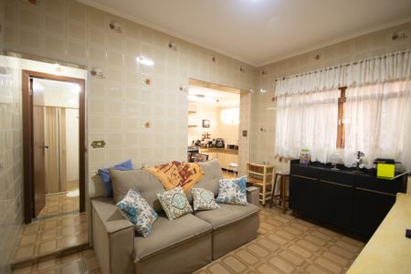 Casa à venda com 234m², 4 quartos e 2 vagas Casa à venda com 234m², 4 quartos e 2 vagasSala