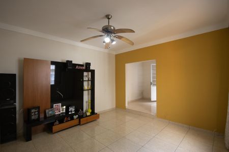 Casa à venda com 234m², 4 quartos e 2 vagas Casa à venda com 234m², 4 quartos e 2 vagasSala (Casa 2)