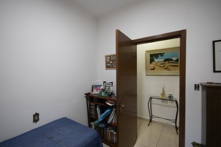 Casa à venda com 234m², 4 quartos e 2 vagas Casa à venda com 234m², 4 quartos e 2 vagasQuarto 1