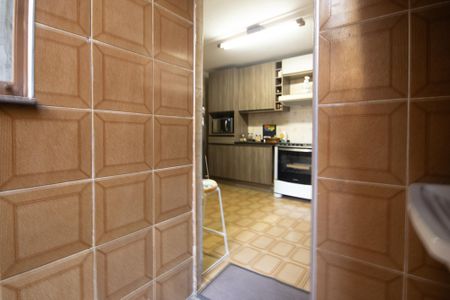 Casa à venda com 234m², 4 quartos e 2 vagas Casa à venda com 234m², 4 quartos e 2 vagasÁrea de Serviço