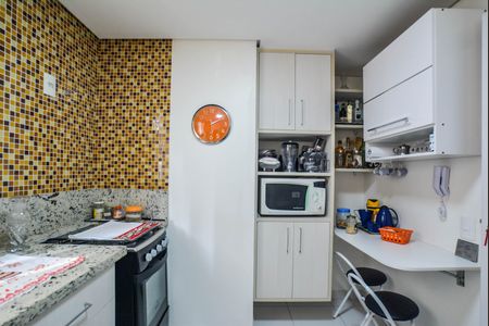 Apartamento à venda com 84m², 3 quartos e 2 vagasCozinha