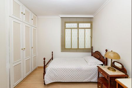 Apartamento à venda com 200m², 4 quartos e 4 vagas Apartamento à venda com 200m², 4 quartos e 4 vagasQuarto 2
