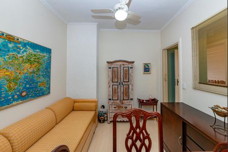 Apartamento à venda com 200m², 4 quartos e 4 vagas Apartamento à venda com 200m², 4 quartos e 4 vagasEscritório