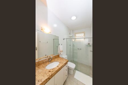 Apartamento à venda com 200m², 4 quartos e 4 vagas Apartamento à venda com 200m², 4 quartos e 4 vagasBanheiro da Suíte