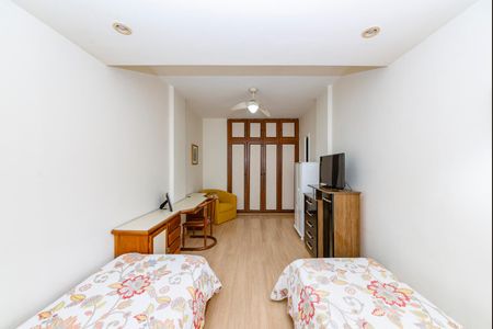 Apartamento à venda com 200m², 4 quartos e 4 vagas Apartamento à venda com 200m², 4 quartos e 4 vagasQuarto 1