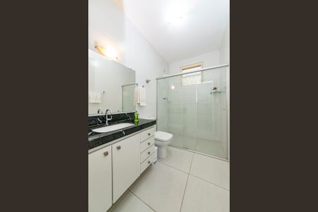 Apartamento à venda com 200m², 4 quartos e 4 vagas Apartamento à venda com 200m², 4 quartos e 4 vagasBanheiro Social