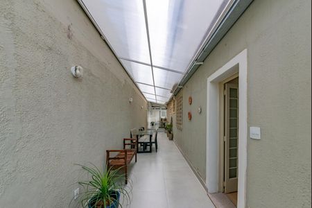 Apartamento à venda com 200m², 4 quartos e 4 vagas Apartamento à venda com 200m², 4 quartos e 4 vagasVaranda