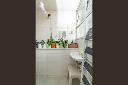 Apartamento à venda com 200m², 4 quartos e 4 vagas Apartamento à venda com 200m², 4 quartos e 4 vagasBanheiro de serviço