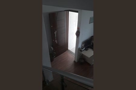 Casa à venda com 225m², 5 quartos e 4 vagas Casa à venda com 225m², 5 quartos e 4 vagasEntrada