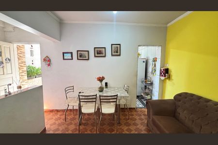 Casa à venda com 230m², 2 quartos e 2 vagas Casa à venda com 230m², 2 quartos e 2 vagasCasa 2 - Sala
