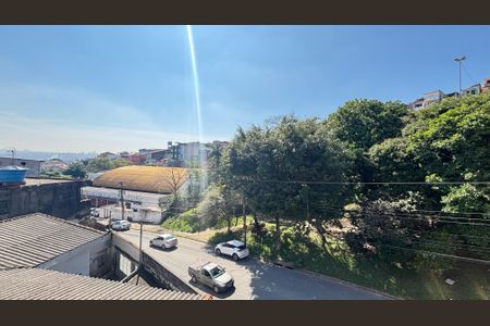 Casa à venda com 230m², 2 quartos e 2 vagas Casa à venda com 230m², 2 quartos e 2 vagasÁrea de Serviço Vista