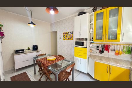 Casa à venda com 230m², 2 quartos e 2 vagas Casa à venda com 230m², 2 quartos e 2 vagasCozinha