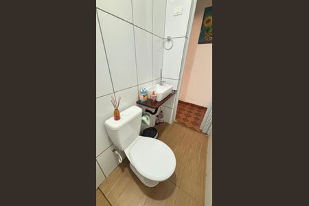 Casa à venda com 230m², 2 quartos e 2 vagas Casa à venda com 230m², 2 quartos e 2 vagasCasa 2 - Banheiro