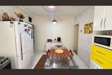 Casa à venda com 230m², 2 quartos e 2 vagas Casa à venda com 230m², 2 quartos e 2 vagasCozinha