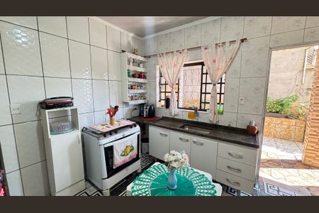 Casa à venda com 230m², 2 quartos e 2 vagas Casa à venda com 230m², 2 quartos e 2 vagasCasa 2 - Cozinha
