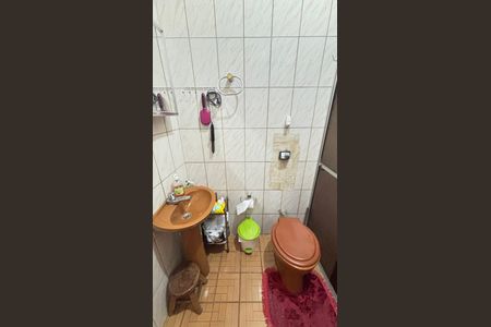Casa à venda com 230m², 2 quartos e 2 vagas Casa à venda com 230m², 2 quartos e 2 vagasBanheiro
