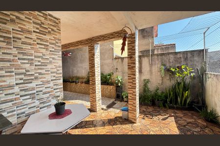 Casa à venda com 230m², 2 quartos e 2 vagas Casa à venda com 230m², 2 quartos e 2 vagasCasa 2 - Área de Serviço